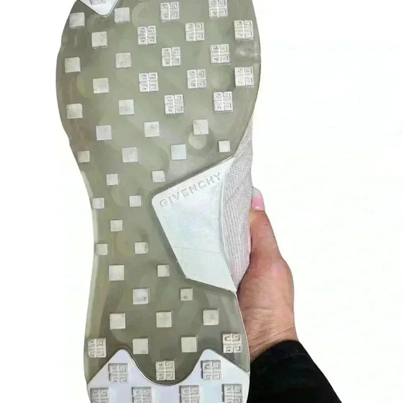 Givenchy Men's Light Runner Suede Sneaker Cream - Picture 13 of 15